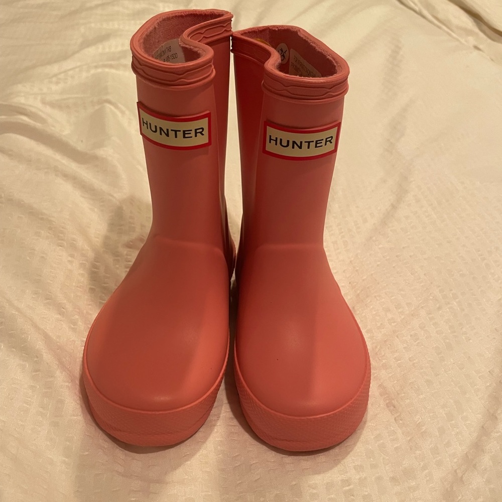 Bubblegum pink Hunter boots